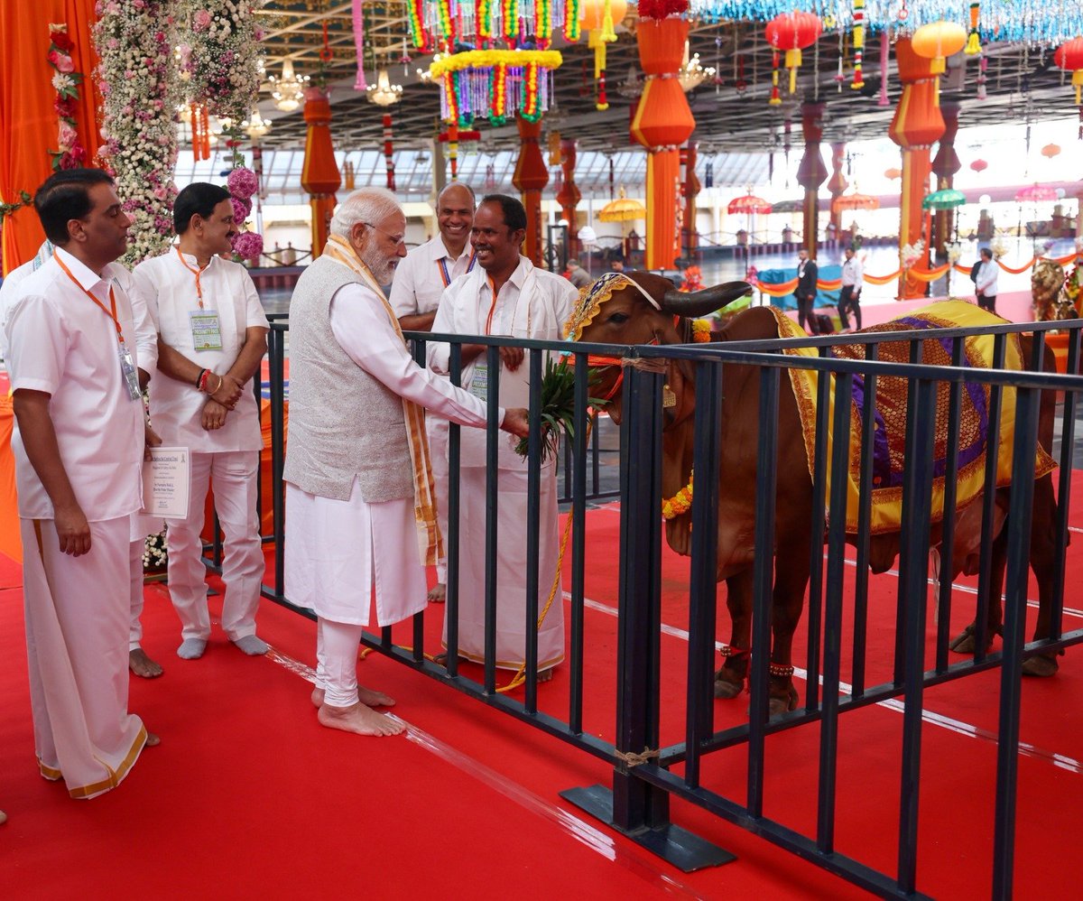 narendramodi's tweet image. Among the many noble deeds they are doing, the Sri Sathya Sai Central Trust has focused greatly on animal welfare. Today, took part in the Gaudan Ceremony, in which farmers are being given cows. The cows in the pictures below are Gir Cows! May we all keep working for the welfare…