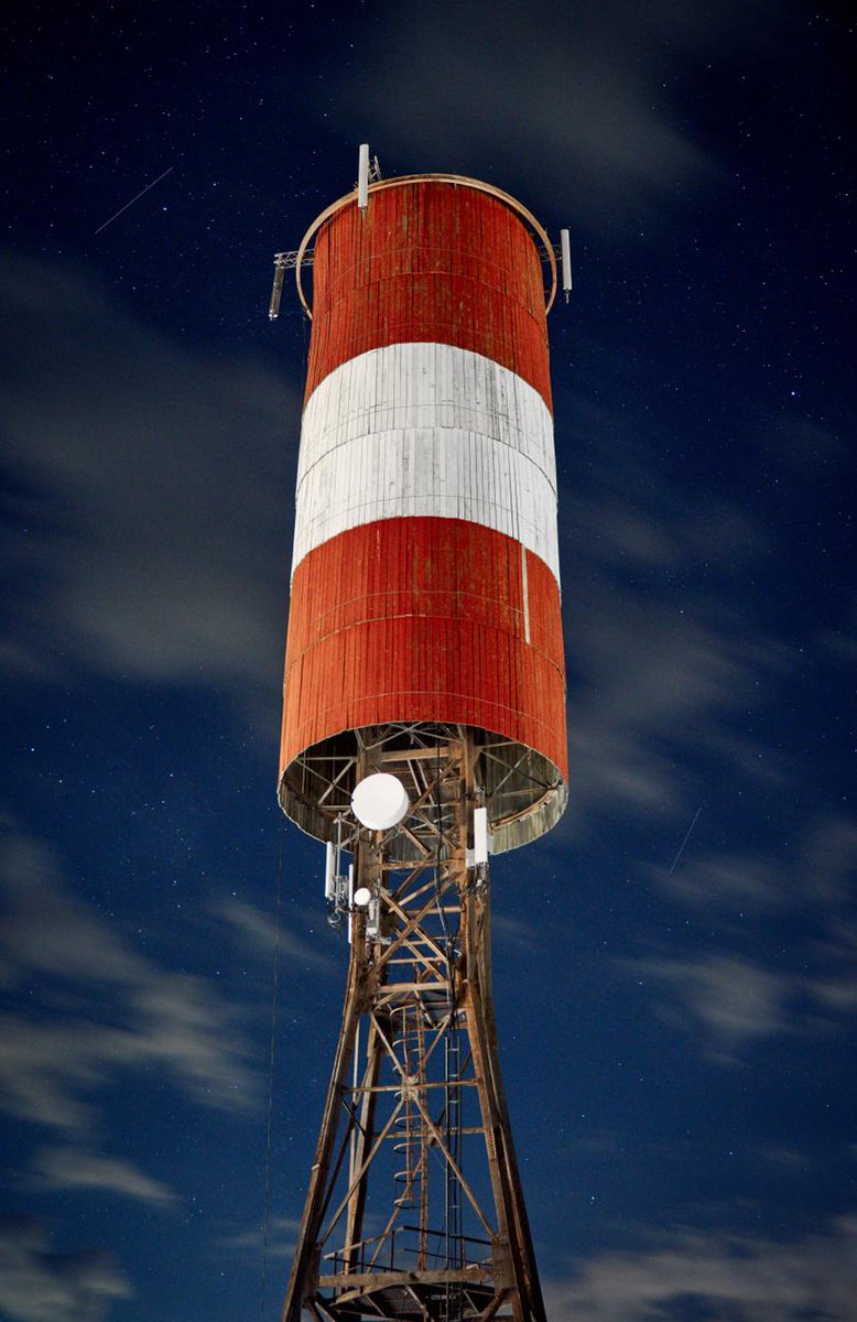 DasTere_8's tweet image. ⭐️💙💫☄️🌟"Everyone has their own stars. To those who wander, they show the way. For others, they're just little lights. For scientists, they are like a problem that needs to be solved..."(Antoine de Saint-Exupery, "The Little Prince").💖✨#goodmood #vibe #quotes #NewLife #sky