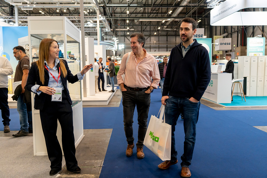 Icomppluselec's tweet image. Primer día en #Matelec2025: misión cumplida.
Ritmo constante y conversaciones que suman. Ser expositores nos recuerda algo clave: mostrar lo que hacemos, pero sobre todo escuchar lo que la industria busca.
Estamos en el Pabellón 6, Stand 6B00.
Y esto… solo acaba de empezar. 💥