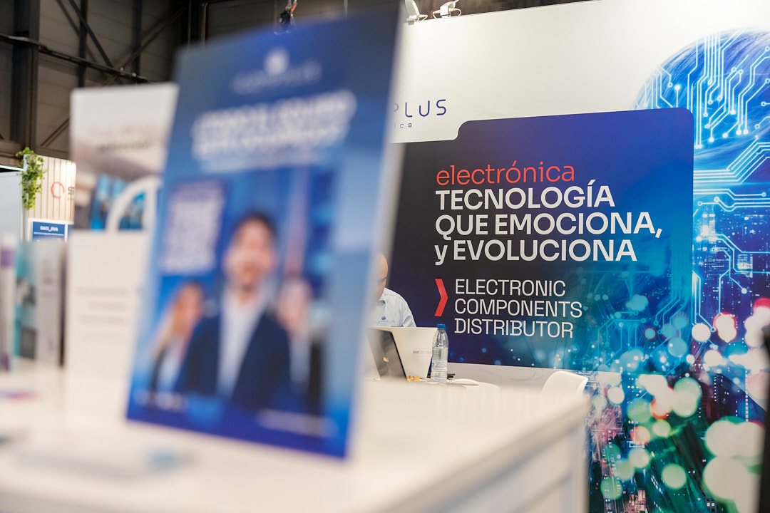 Icomppluselec's tweet image. Primer día en #Matelec2025: misión cumplida.
Ritmo constante y conversaciones que suman. Ser expositores nos recuerda algo clave: mostrar lo que hacemos, pero sobre todo escuchar lo que la industria busca.
Estamos en el Pabellón 6, Stand 6B00.
Y esto… solo acaba de empezar. 💥