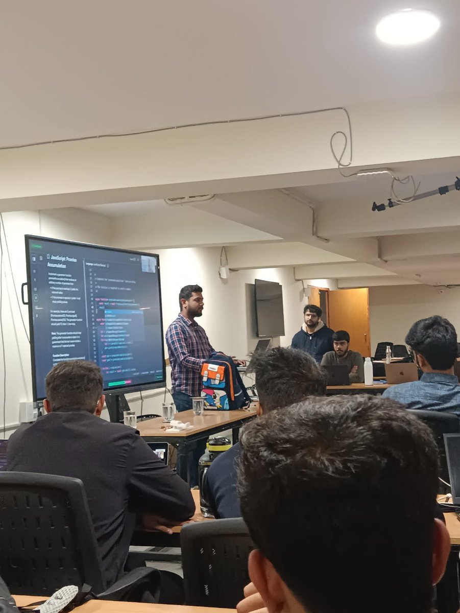 bKunxl's tweet image. Yesterday at the super30 @100xDevs JS/TS contest, we got a tricky TS problem on generator functions — and somehow I ended up being one of the only two who solved it 😎

Low-key flex, but full credit goes to @EffectTS_ for being the first place I ever learned about generators.…