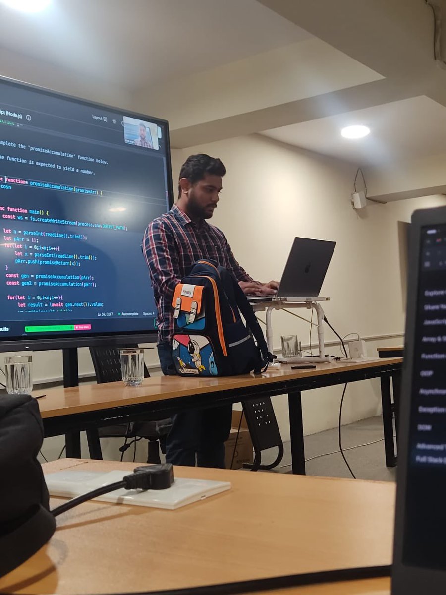 bKunxl's tweet image. Yesterday at the super30 @100xDevs JS/TS contest, we got a tricky TS problem on generator functions — and somehow I ended up being one of the only two who solved it 😎

Low-key flex, but full credit goes to @EffectTS_ for being the first place I ever learned about generators.…