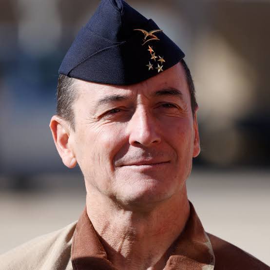 f_philippot's tweet image. Alerte GUERRE ! 
« Il faut accepter de perdre nos enfants »…

➡️ En ouverture du Congrès des maires hier, et à la surprise générale des maires présents, le chef d’état-major des armées le général Mandon a tenu un discours ultra alarmiste, anxiogène, au sujet de « la guerre qui…