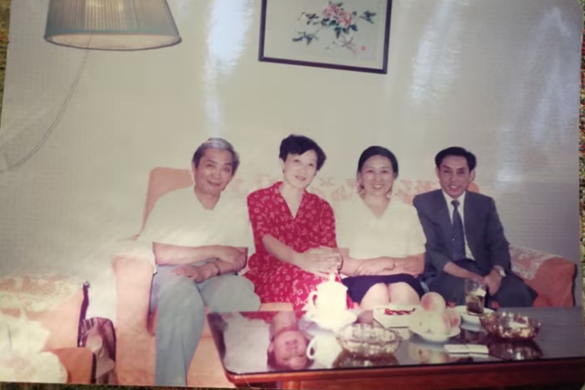 左起：何家棟、羅點點、高瑜、林文（香港《鏡報》總編輯）
1987年夏