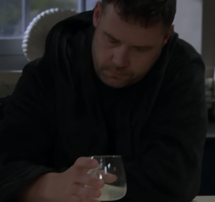 lay_by_love's tweet image. IT WAS AARON’S!! 

#robron