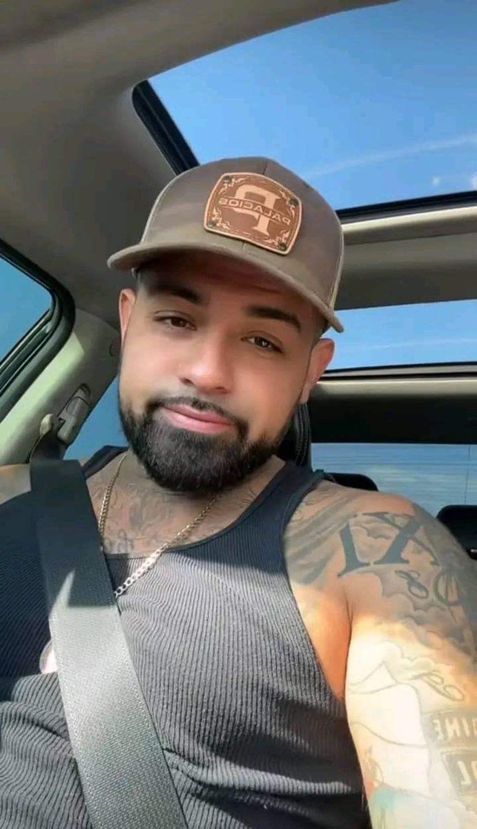 Splendor355571's tweet image. Hello guys how do I look 😎