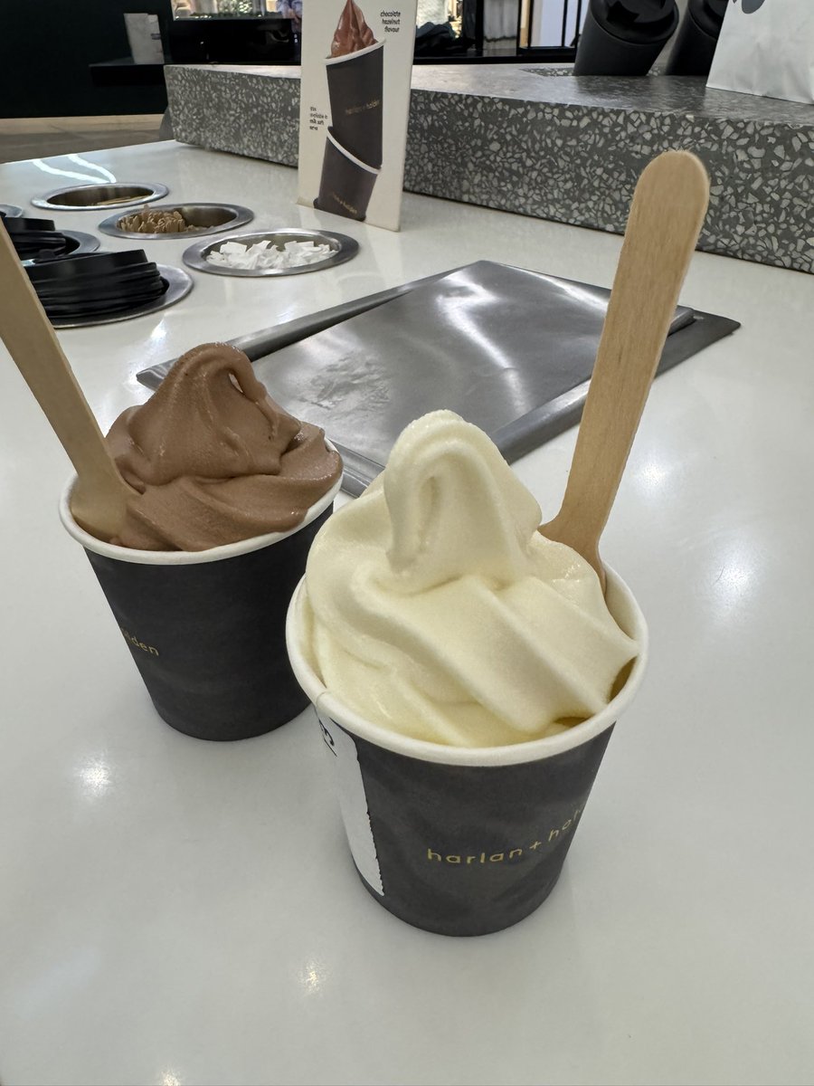 calyinhinyera's tweet image. Napaicecream kanina kasi wala namang kahit tubig na malapit sa greenbelt HAHAHAHA

HarayaSaKalimudan WithSB19
@SB19Official #SB19
#SB19atKalimudan2025