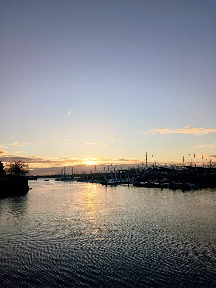 valerie7456's tweet image. Belle journée à tous 🌅😊
#Lorient