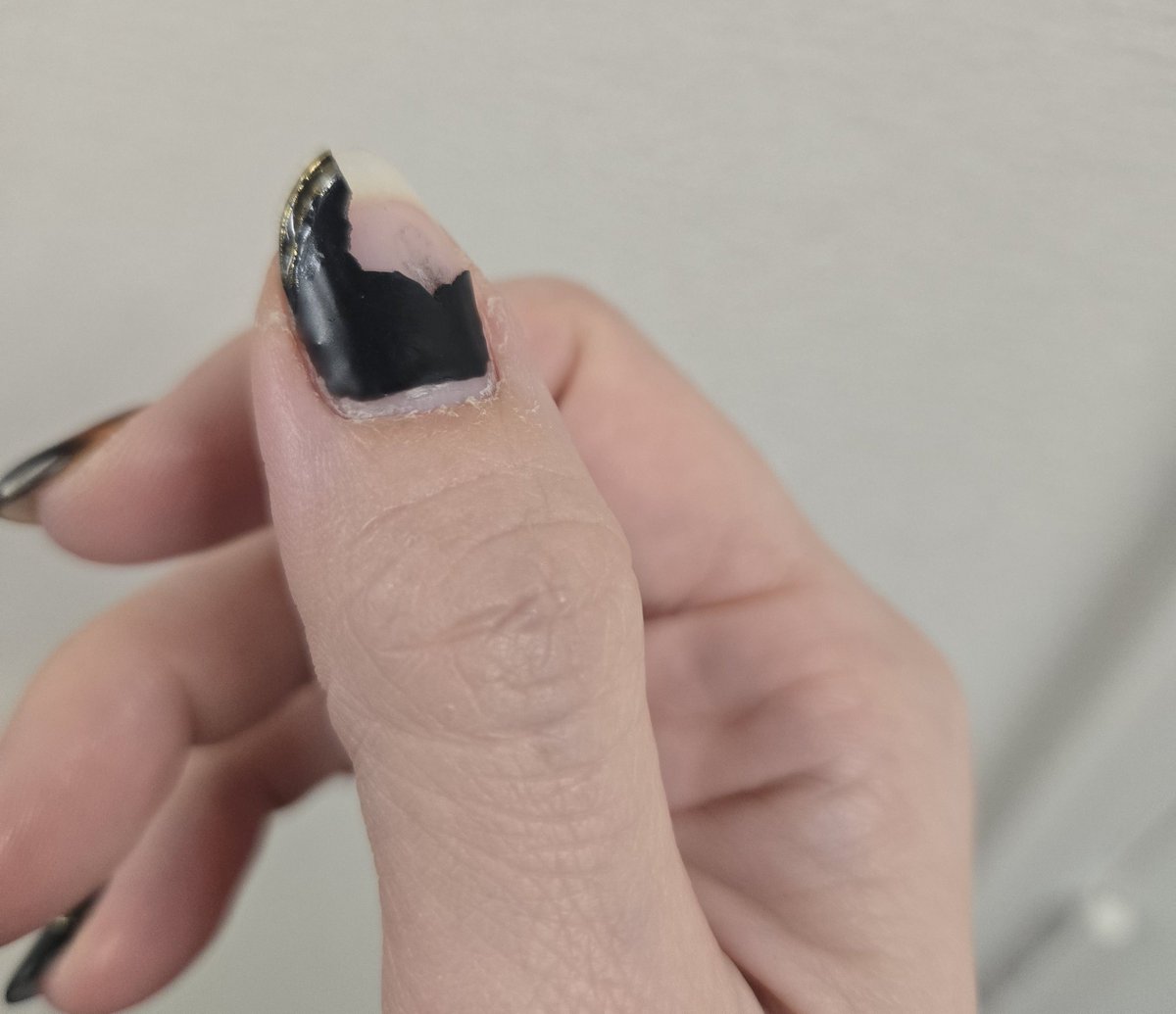 また割れた！もーネイル変える！