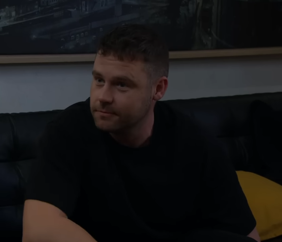 sh3oz__'s tweet image. I remind you that these two aren&apos;t exactly strangers to affairs AND YET THEY&apos;RE FOOLING ABSOLUTELY NO ONE 😭😭😭😭😭
#robron