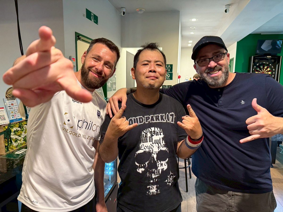 MxOxHxI's tweet image. 左:テーブルサッカー世界ランキング1位。
中:ウィリーが出来る。
右:テキサスポーカー世界大会5位
ALT
#foosball #wheelie #porker