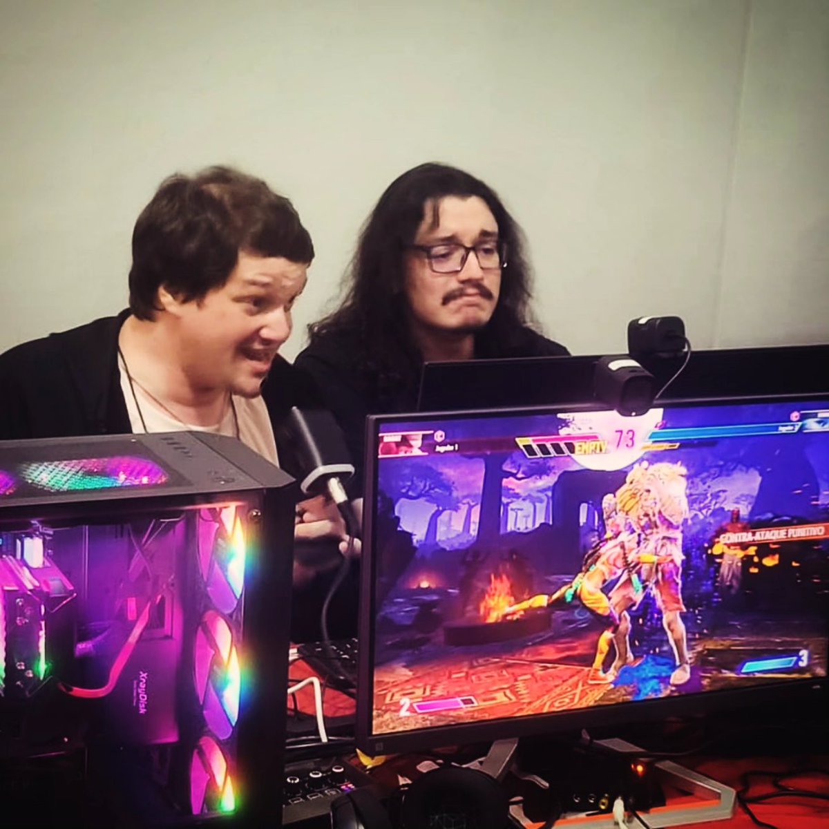 Tetsuya_Deku_'s tweet photo. No #ComiteArena2025 você tem a chance de botar pra se testar narrando as pools de SF6 com o @NilAraujoFGC e todo Pocket Bravery com o @D1oRod (que mesmo não rolando dessa vez, nunca esquecerei do acolhimento e impulso de ter feito tais pares).

+ https://t.co/fjgUVNqMdT