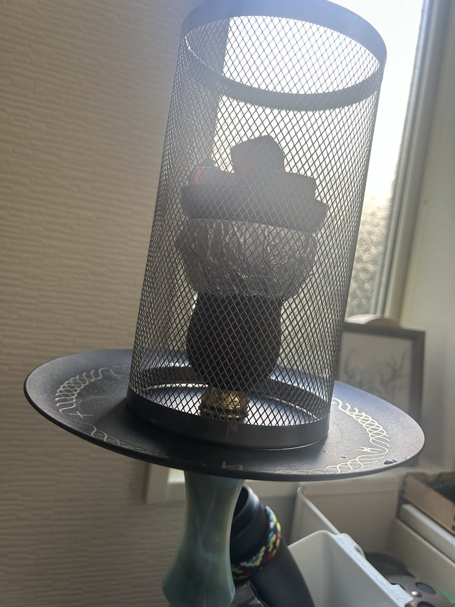 AL FAKHER  TwoApple🍎🍏

コスモボウル
アマボースト
25mmキューブ
炭4つピラミッド置き5分蒸らし
吸い出し間隔最初長め
吸い出し後炭3つに変更

昨日上手くできたからもう一度
めちゃくちゃ上手くできた~るん

 #シーシャ
 #家シーシャ