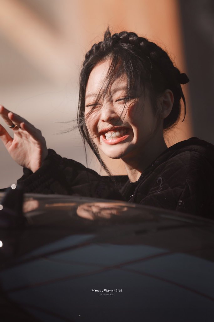 9ulovejenn1e's tweet photo. ดูอย่างอันนี้แต่ก่อนเป็นgummy smileของกุคนเดียวแต่ตอนนี้เป็นgummy smileของใครหลายๆคนละ https://t.co/yA6YYIi7mB