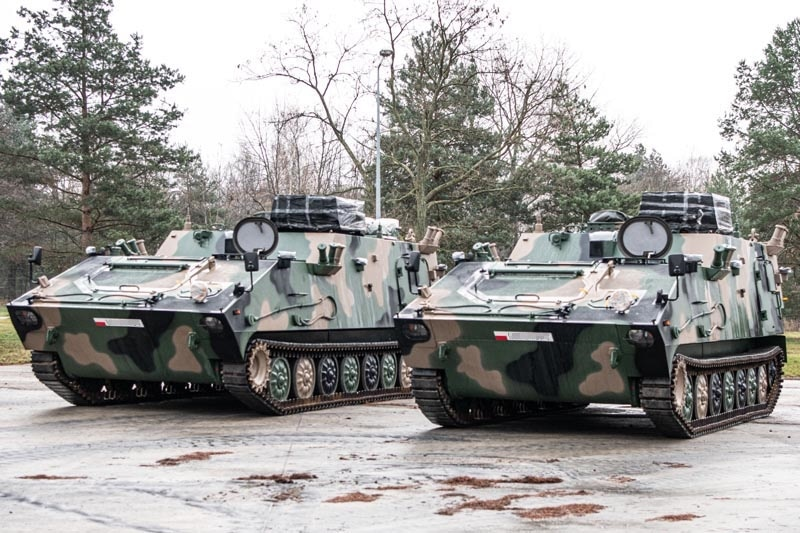gdziewojsko's tweet photo. Bieżące zamówienia dla HSW (dla Polski):
144 dział Krab
231 WD/WDSz dla Krab i K9
106 WA
21 WRUiE
111 BWP Borsuk
208 ZSSW-30 dla Rosomaków
134 Homar-K (290-156)
~165 WD Waran/WDSz Heron (dla 12 dyw. Homar-K i 3 dyw. Langusta)
WR, WA i WRUiE dla Homar-K/Langusta
WR dla Krab/K9 https://t.co/XaaZQeUACF