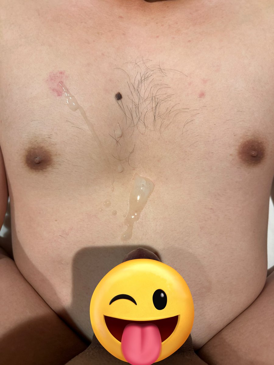 出國玩，色色一定不能少的吧🥴🥴🥴🥴
附上一張跟男友一起穿和服的照片😚😚😚😚