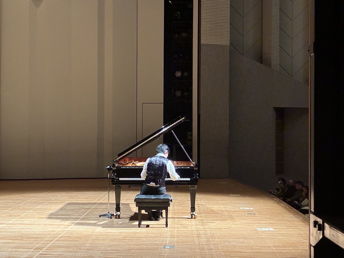 昨日の小平公演にお越しくださった皆様、主催者様、有難うございました！
前日とは全く異なる雰囲気のショパン・プロ、マズルカOp.17は初披露、自業自得のスケルツォ前振り、早着替えなど、色々と今回もチャレンジでしたが、満席のお客様の温かい拍手やコメント、笑いが嬉しかったです。☺