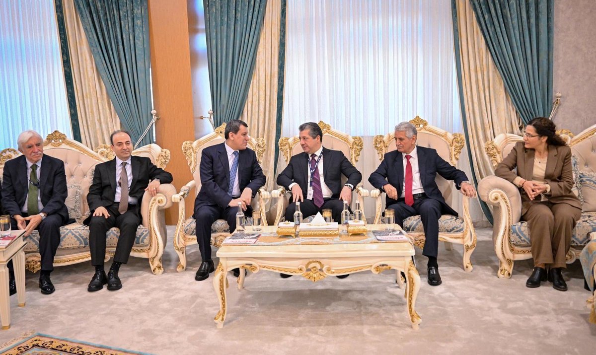 Sevgili Osman Baydemir, General Mazlum Abdi, ilham Ahmed ve KBY Başbakanı Mesrur Barzani ile Dohuk’ta beraberiz. Türkiye, Suriye ve tüm bölge için güçlü barış mesajları veriliyor.