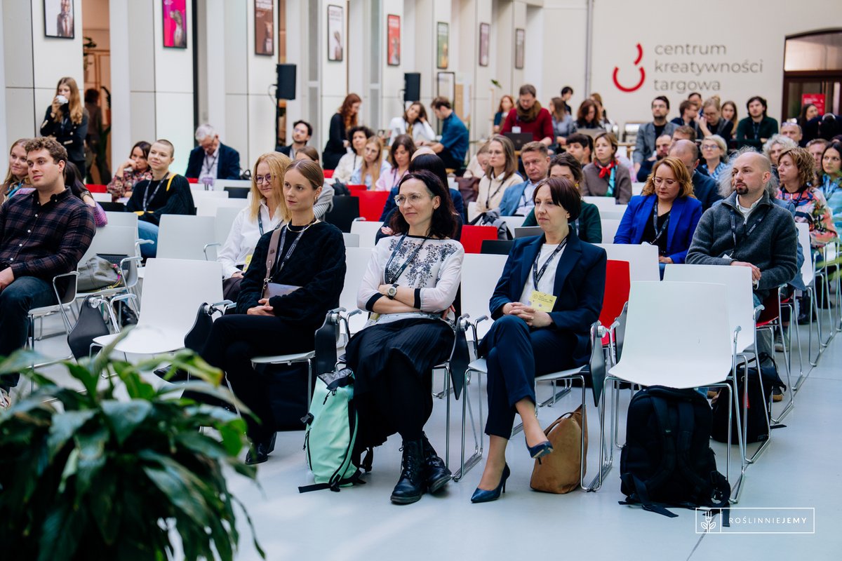 ProVeg_Int's tweet image. Last month, as partners of the Plant-Powered Perspectives conference, ProVeg Poland successfully brought the plant-based transformation of the retail sector into the spotlight – showing how retailers can actively shape a more sustainable and resilient food system in Poland.  🇵🇱