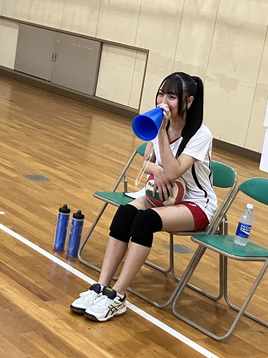 spa_idol's tweet image. 「先輩と一緒のチーム。いいところを見せるんだ！」
✼••┈┈┈┈••✼••┈┈┈┈••✼

今週の #SPA!「#恋落ちSKE48」は #杉本りいな さんが登場！
バレーボール経験者の #りいたん 渾身のスポ根胸キュンシナリオを考案🏐
ロケではコートの設営からお手伝いいただき、大変助かりました🙇