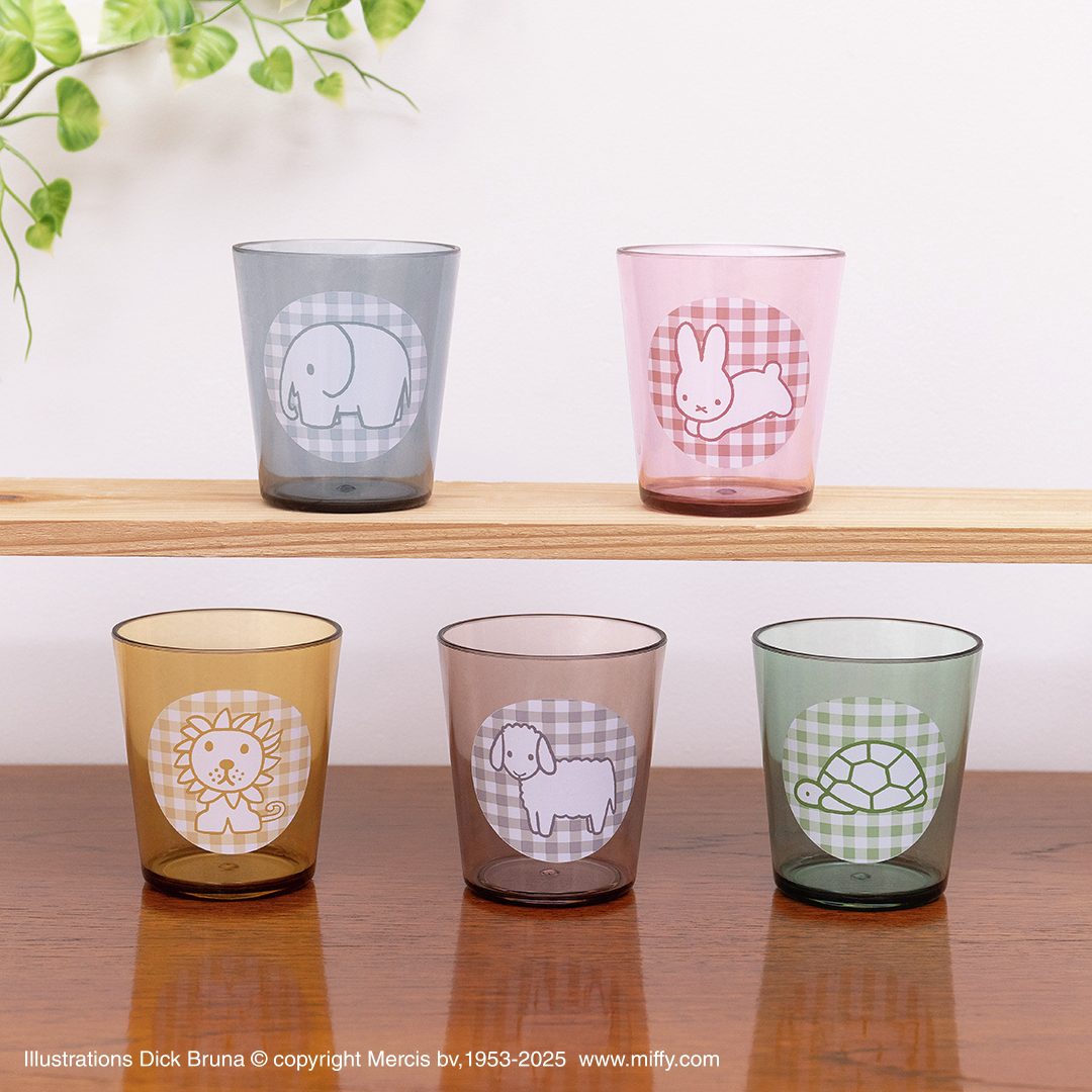 taito_kuji's tweet image. ＼好評発売中／
【#タイトーくじ　#ブルーナアニマル　Gingham Check Collection】

全国のファミリーマートやホビーショップ、書店などの対象店舗にて好評発売中。
さまざまな動物たちのアイテムがラインアップ。

↓取扱店舗
taito.co.jp/taitokuji/stor…