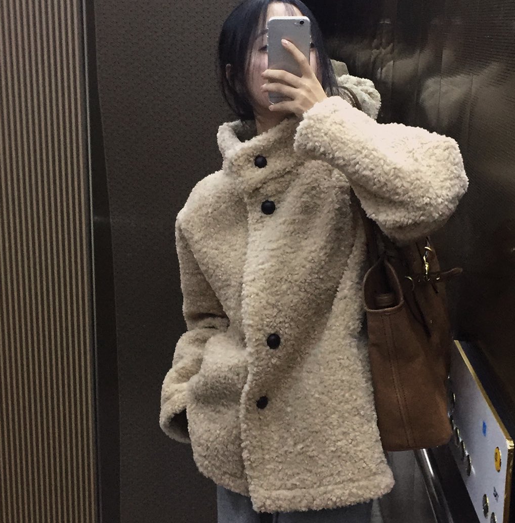 mynameiscocoo's tweet image. #RT + #FOLLOW + #맘찍 추첨 한 분께
울 하프 코트를 드립니다 ˚‧｡♥｡‧˚

점점 추워지는 요즘에 입기 좋은 아우터 타래 ᜊ
❥𓂃𓏧 무스탕 코트 가죽자켓 양털 패딩 아우터 모음

(링크를 통해 리워드를 지급받습니다)