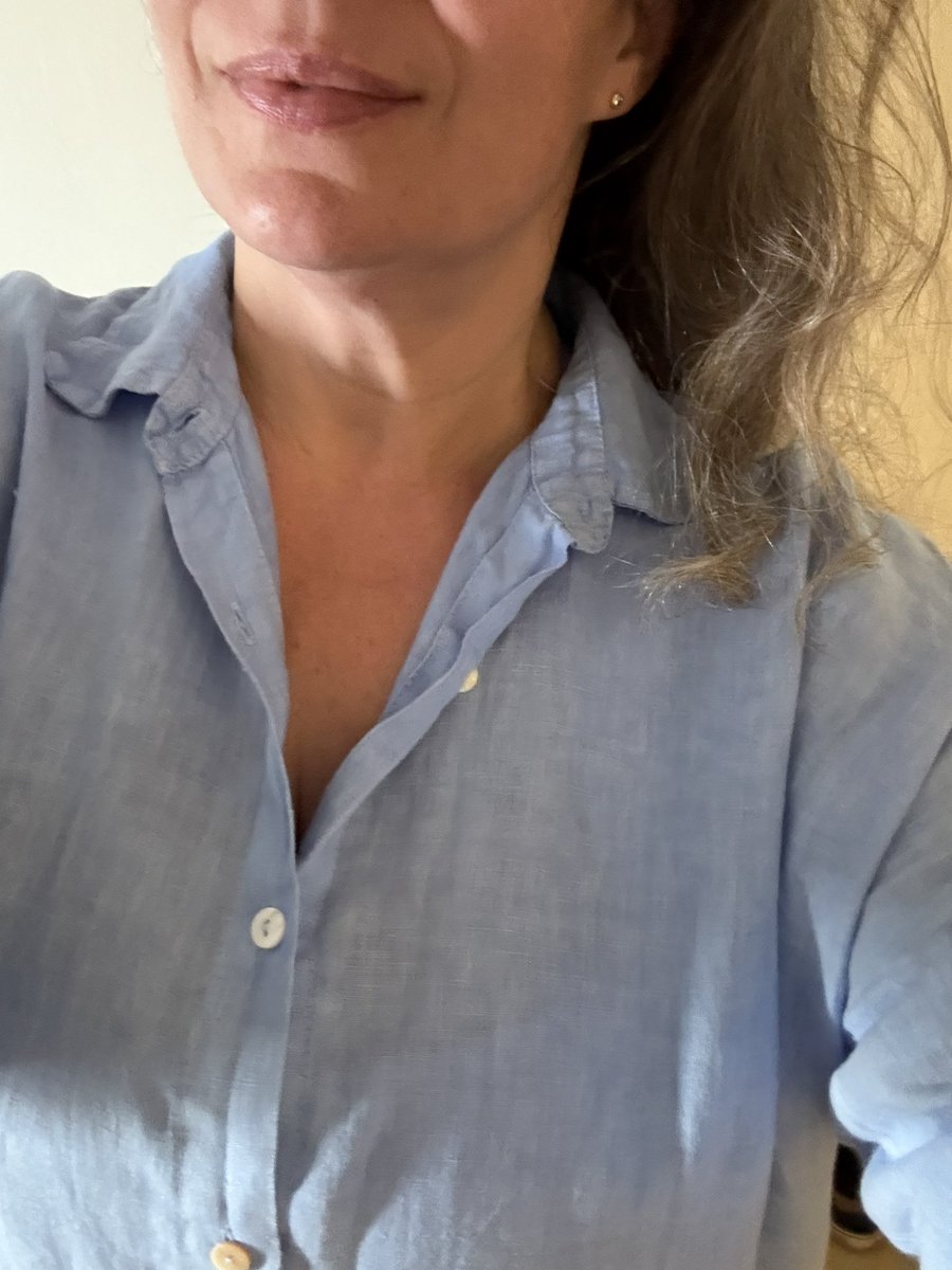 ArtoisLibra's tweet image. #dressedforsuccess Noch immer unter den Eindrücken des gestrigen Tages stehend, geht es ausgeschlafen relativ spät zum Frühstück. Bleibe leger - möchte nach dem Essen nur kurz die Shops im Hotel checken, nebenan was vom Kiosk holen und dann geht es an den Pool!
Happy Day!