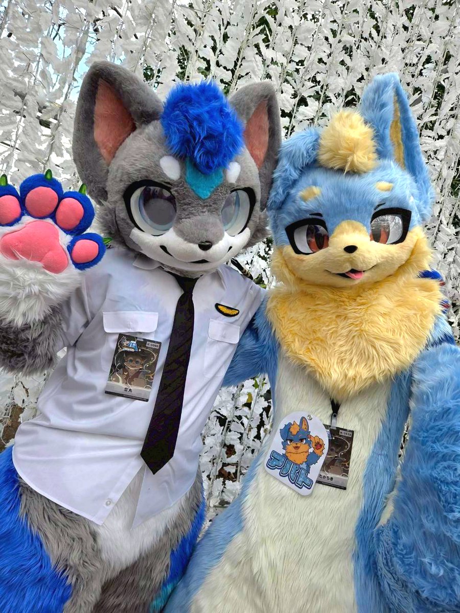 空丸くんとツーショ！！

とても可愛かった～！
空丸くんの爪が緑なのに会ってから気付きました！笑
＃kemocon18