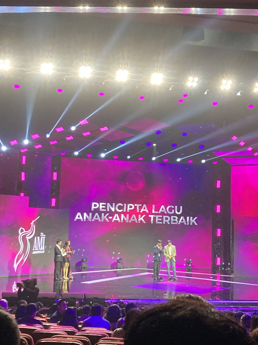 Jessica🐻 tweet media