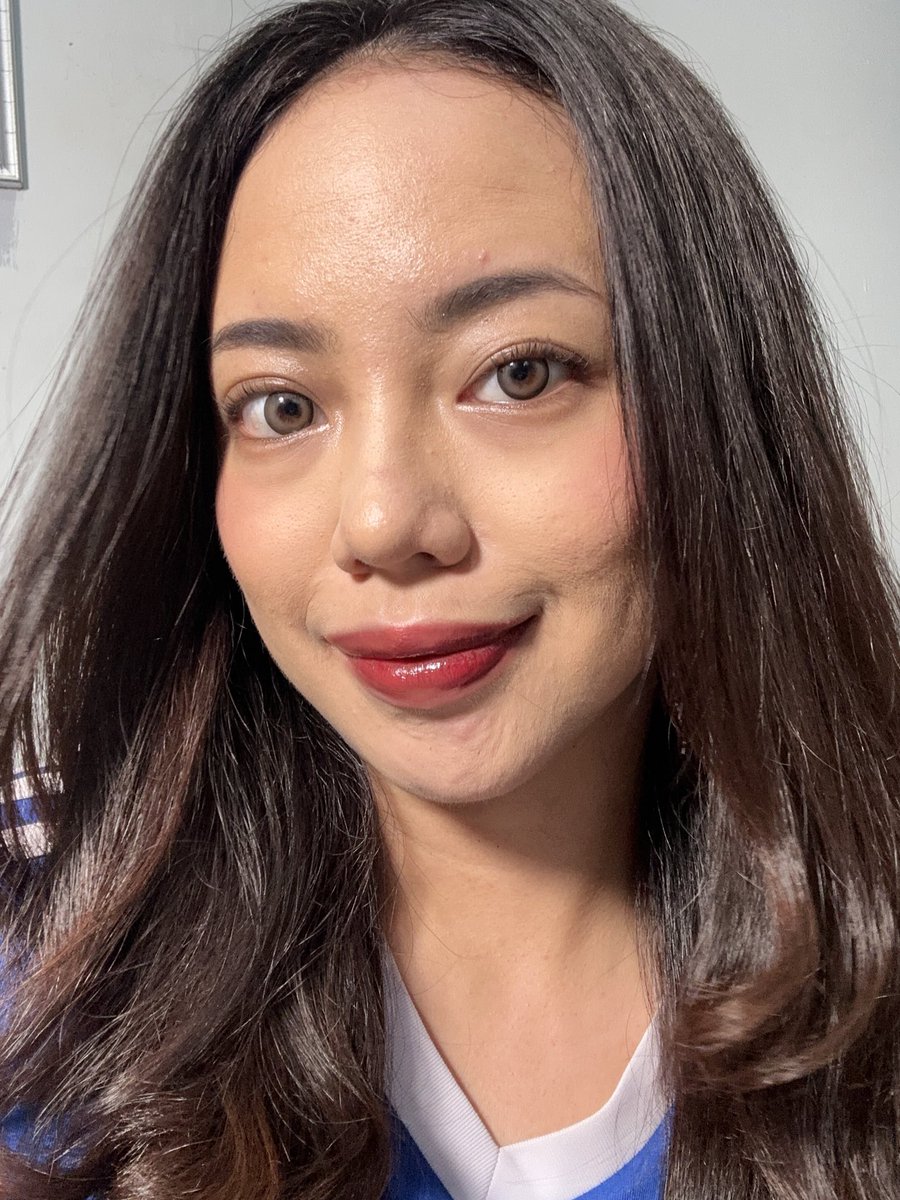 la_lalijah's tweet image. mau revisi shade mop cushion…🙂‍↕️ lebih cocok shade eclair ternyata HEHEHE😭

aku buka yang baru jadinya, emang agak susah dibuka tapi akhirnya bisa juga🙏

hasilnya lebih masuk di kulit aku!😍