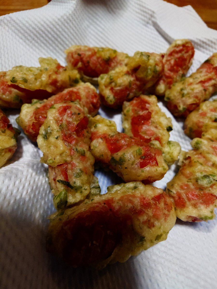 ftafyapm's tweet image. 赤ウインナー磯辺揚げ🥢😋👍👍🍻🍺
#料理好き
#赤ウインナー磯辺揚げ
#酒好き
#晩酌