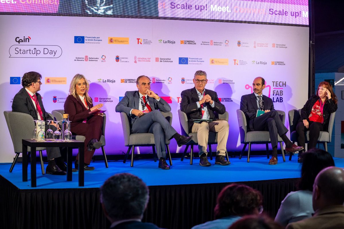 IAF_Aragon's tweet image. 📢 Ayer se celebró en los viveros de CEIN (Pamplona) el Demo Day del proyecto Tech FabLab, con delegaciones técnicas de las CCAA socias y startups y pymes participantes. Hubo pitches en tres salas: Digitech, Agro&amp;amp;Green y Health.

 #IAF #TechFabLab #Innovación #Startups