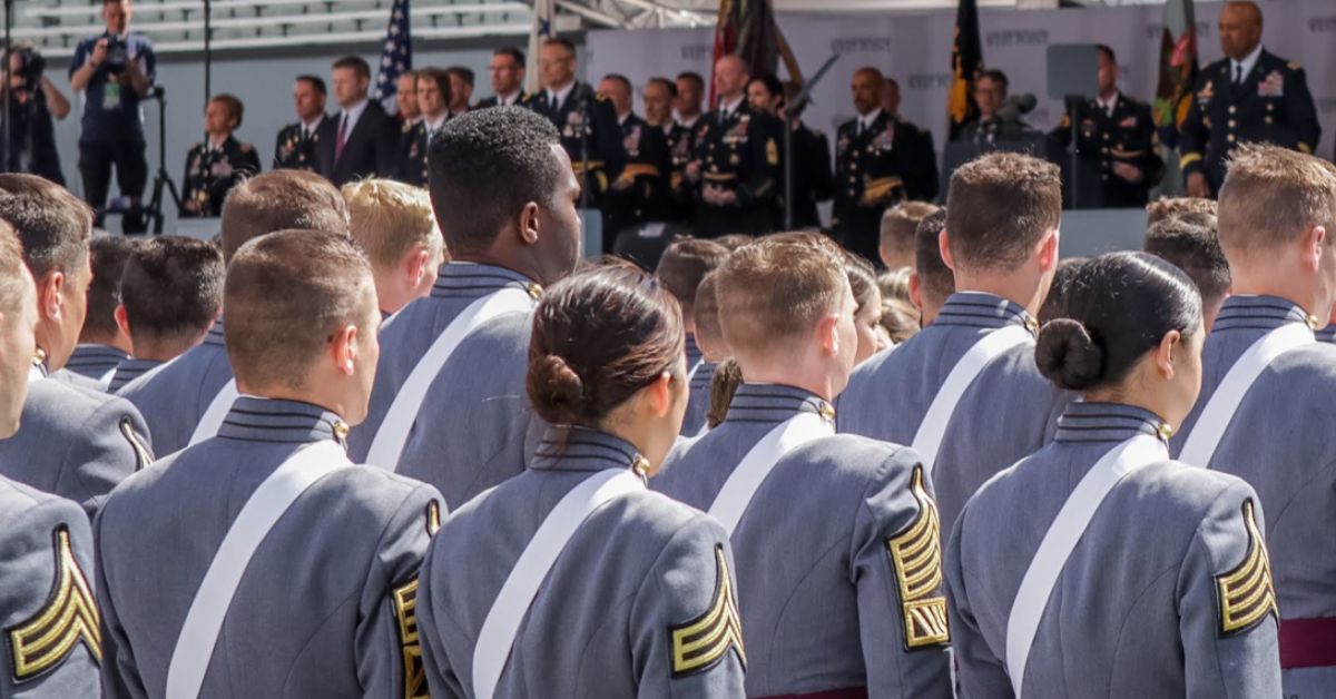 🔴ANALYSE – Une républicaine de la Chambre cible les tests « woke » dans un projet de loi pour restaurer l’éducation classique dans les académies militaires
Par Angélique Bouchard
➡️lediplomate.media/analyse-republ…