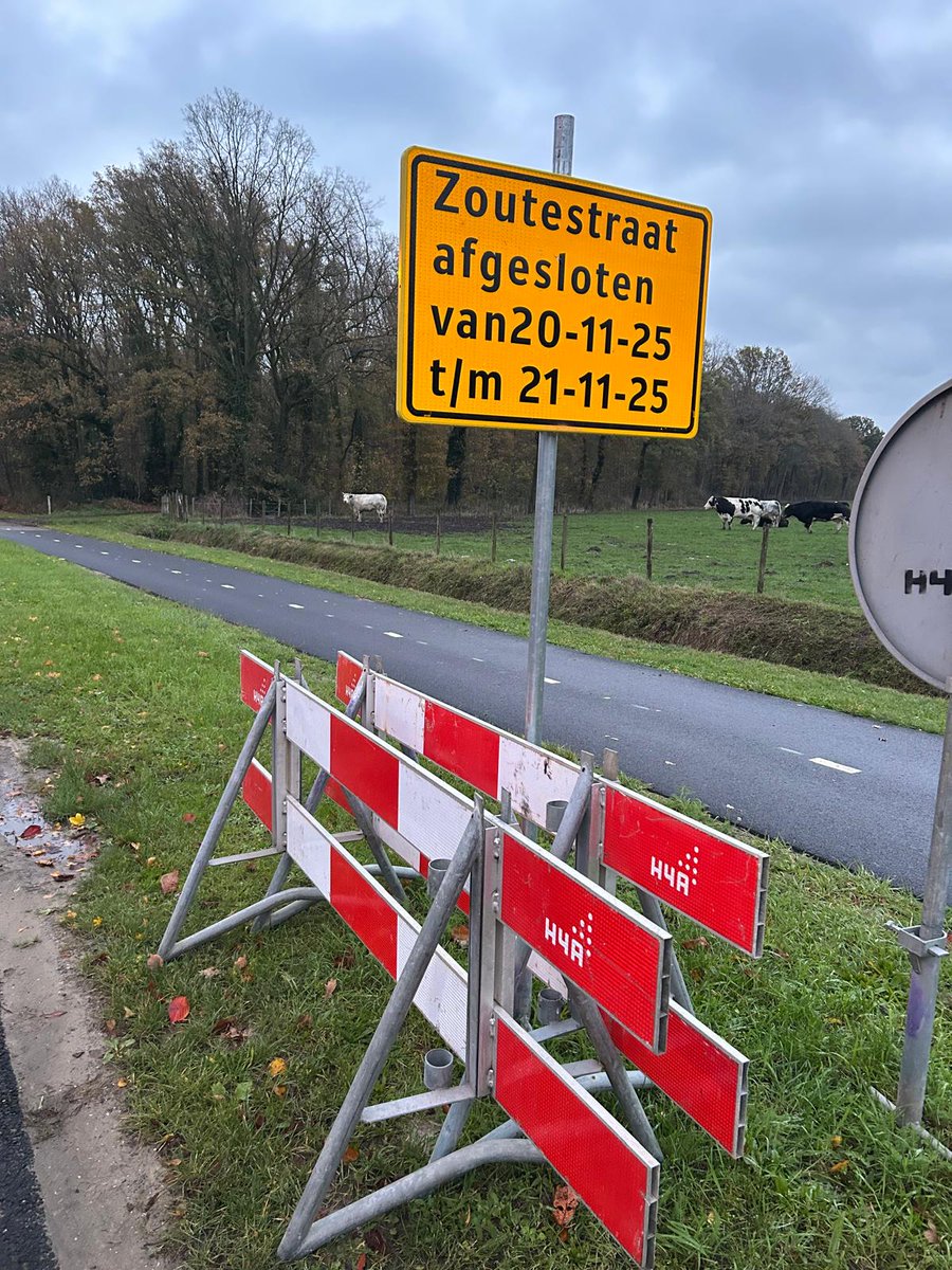 De Zoutestraat is vanuit de richting Zandberg naar R. van Wesemael B.V - #Hulst afgesloten op 20 en 21 november 2025. #Wesemael is en blijft bereikbaar via de #Zoutestraat vanuit de richting Centrum Hulst naar einde bebouwde kom.