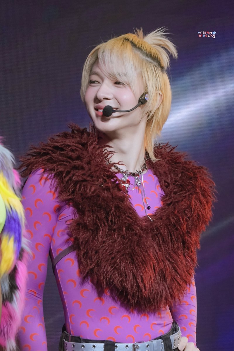 rainnbluesky's tweet image. ยัยจี้ดน่ารักมาก

251119
NuNew At DVLV Press Con
#DivaLaVie ◞ #Nunew @CwrNew ♡𓈒