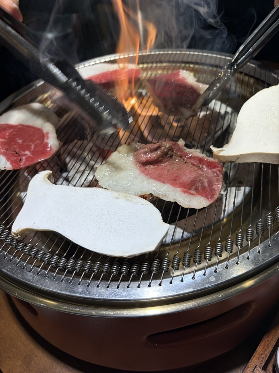 ceolmh3's tweet image. 오늘 저녁은 일찍 먹습니다!
소고기 그리고 가지덮밥😁
다들 저녁챙기세요^^