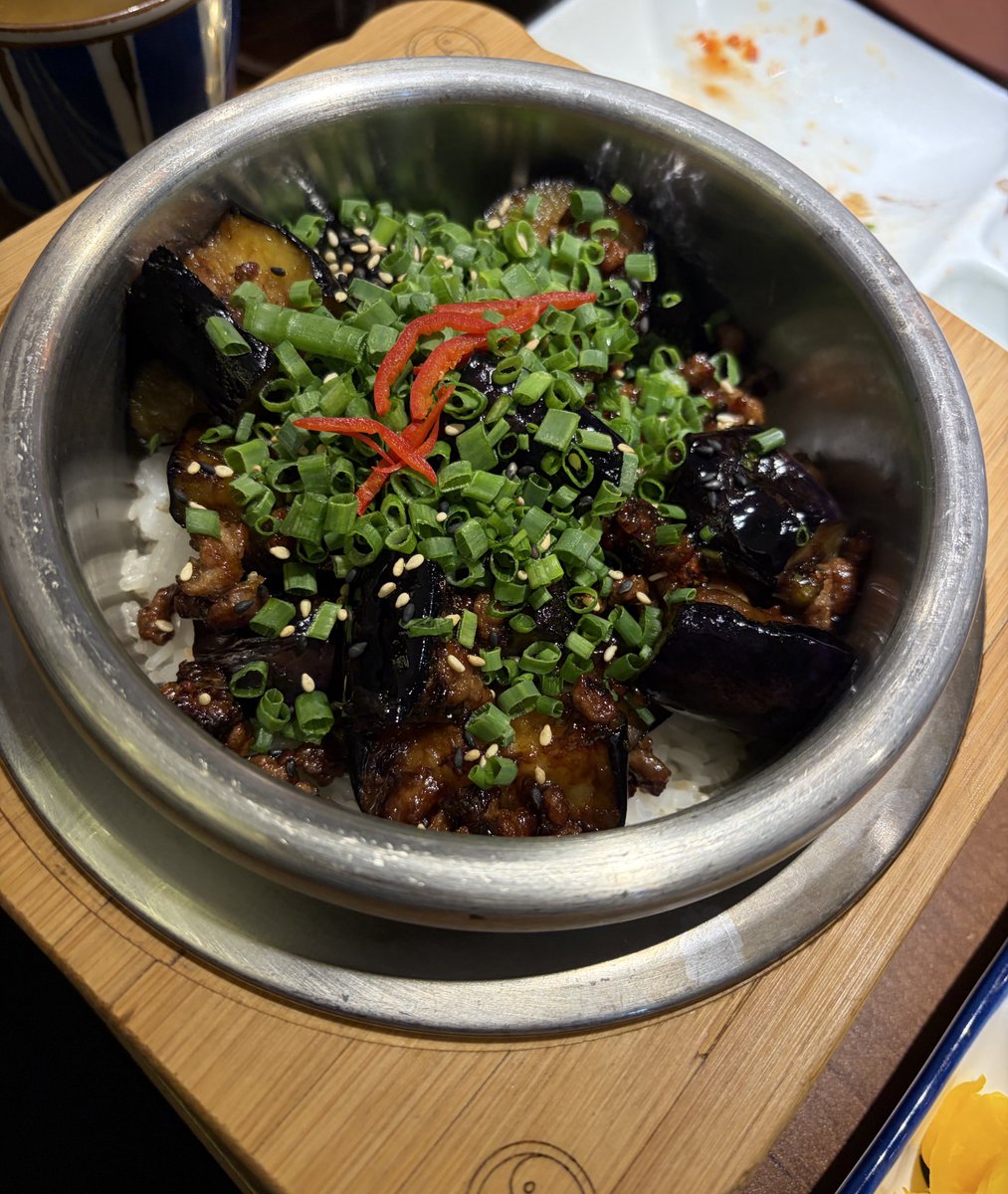 ceolmh3's tweet image. 오늘 저녁은 일찍 먹습니다!
소고기 그리고 가지덮밥😁
다들 저녁챙기세요^^