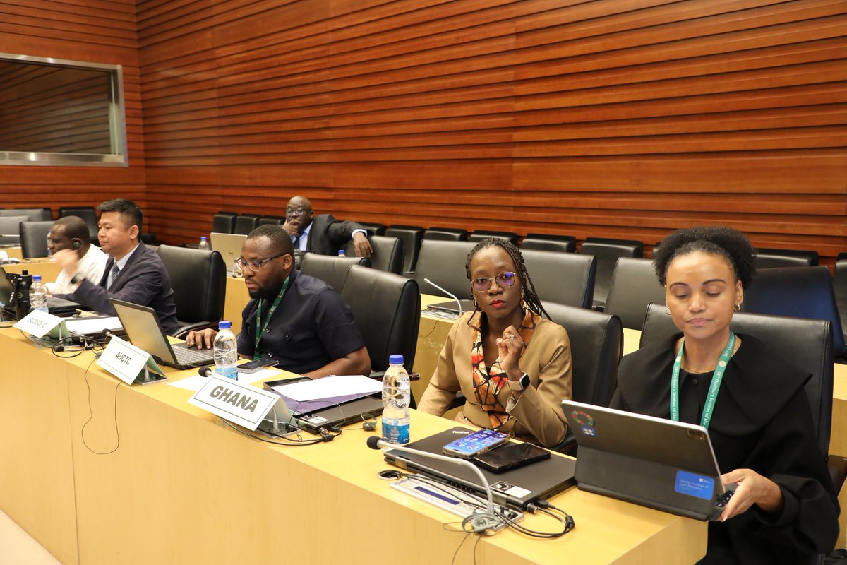 AUC_PAPS's tweet image. 🌍 The @_AfricanUnion Commission, through @AUC_PAPS, has convened an Expert Meeting in Addis Ababa (17-18 Nov 2025) to review the Continental Framework on Peace &amp;amp; Security in #Cyberspace.

🚨 From cybercrime to AI-enabled disinformation &amp;amp; illicit arms proliferation – digital…