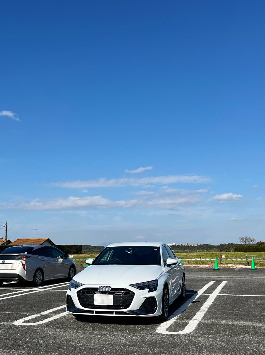 xekd3021's tweet image. 松屋さん『西条てっぱんナポリタンハンバーグ』だって。愛媛が私に【忘れないで】と言うとる！😲

とか思うのは
「私の写真や小さな噂が朝から出てくるのは 忘れちゃいやよと送ったサインよ」《ESPER・松任谷由実》
そんな歌詞から、なんだよね😌🎶

秋晴れ🚗☀️