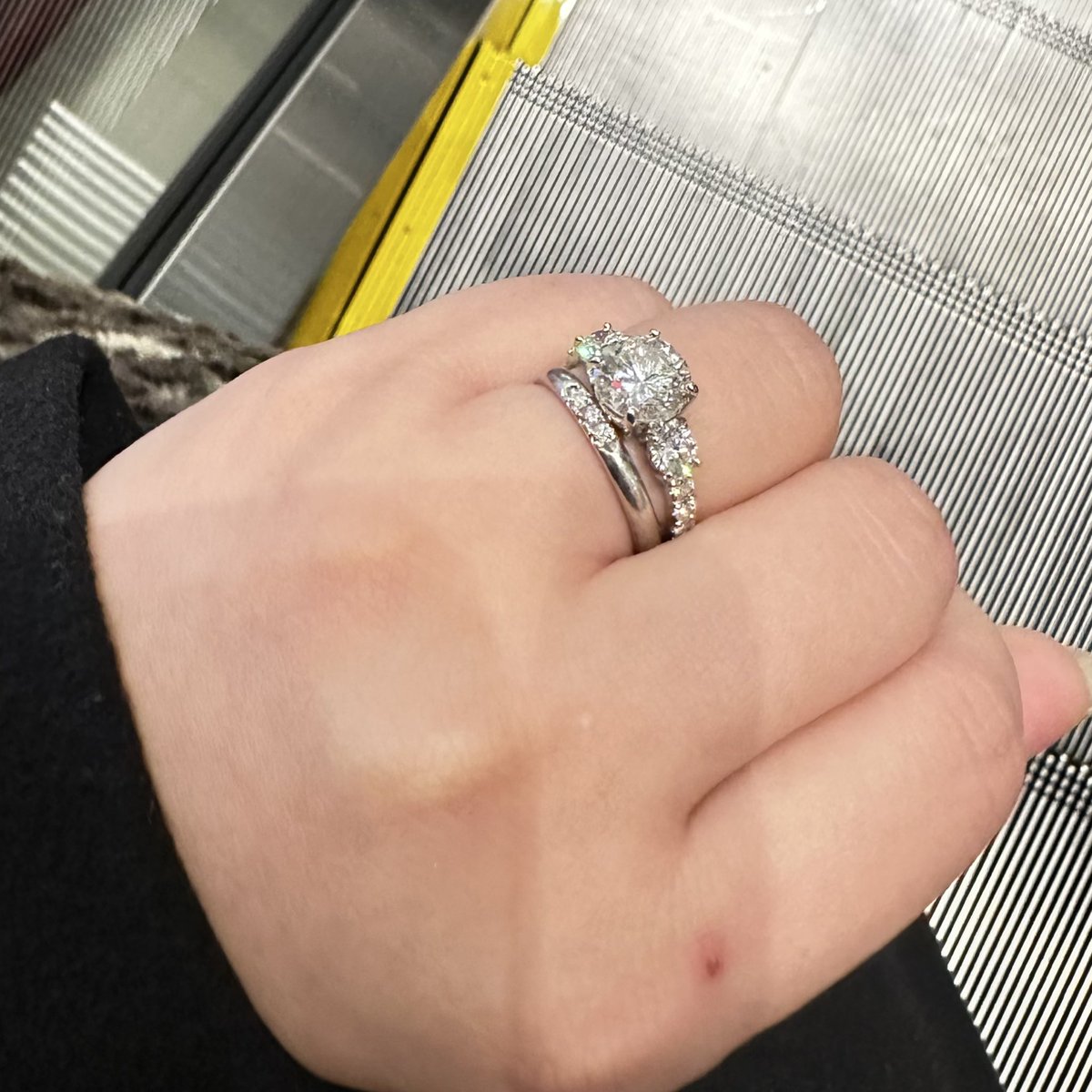 chosdayo's tweet photo. キャワイイ💍*。 https://t.co/rpXF0oRVO2