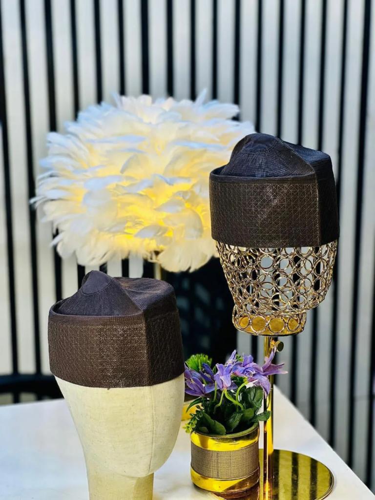 TweetsbyAzeez's tweet image. NavyBlue &amp;amp; Coffee ELEGANZA CAPS Available In All Colors🎊🔥
🏷️:10K Each
📍Kano,Nigeria ✦ 08148663410

Delivery Nationwide | Kindly Repost