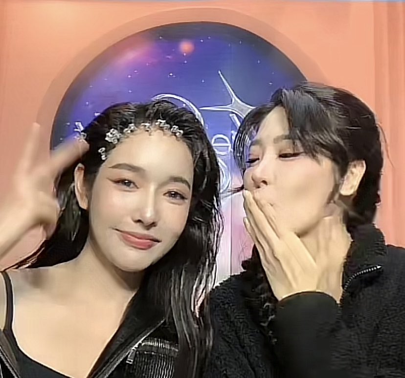 poohyiii's tweet image. ลจจะไปรู้อะไร 🥺

#lookjunpear #InThe8ight