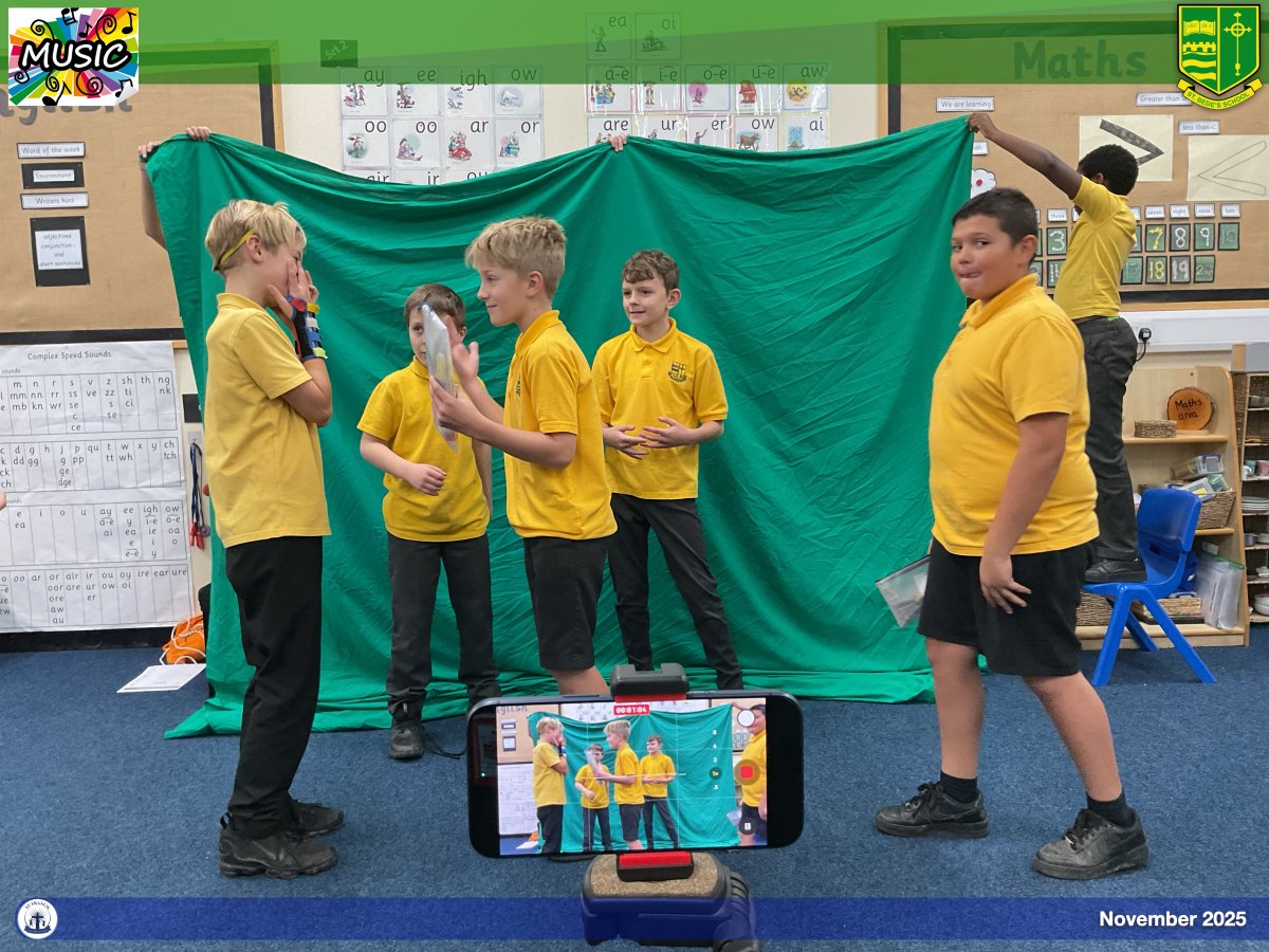 Gavin_Sharp_73's tweet image. Great fun to be working with Class 10 yesterday as they tried to recreate the magic of @LindseyStirling &apos;s music video #Shadows &amp;amp; @HansZimmer &apos;s #Interstellar as part of their music study topic - The first test shots of the silhouette effect on #FinalCutProX are promising! 🎥