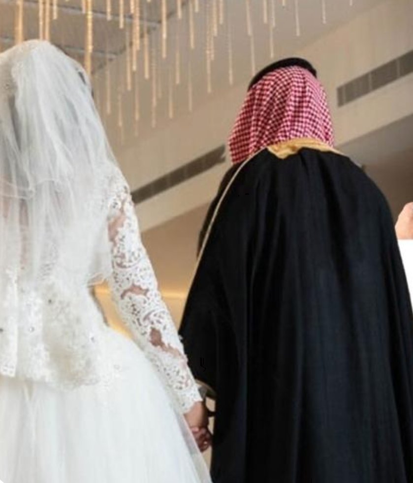 اليوم كثير من الشباب لا يخافون #الزواج، بل يخافون فواتير الزواج‼️
فحين يرى الشاب أن الزواج يعني قروضًا تمتد لعشرين سنة أو أكثر، طبيعي أن يتردد.

لذلك أرى أن الزواج الميسّر هو الحل الواقعي لتقليل العزوف، وإعادة الزواج إلى معناه الحقيقي: السكينة والمودة، لا المظاهر والديون .. والله