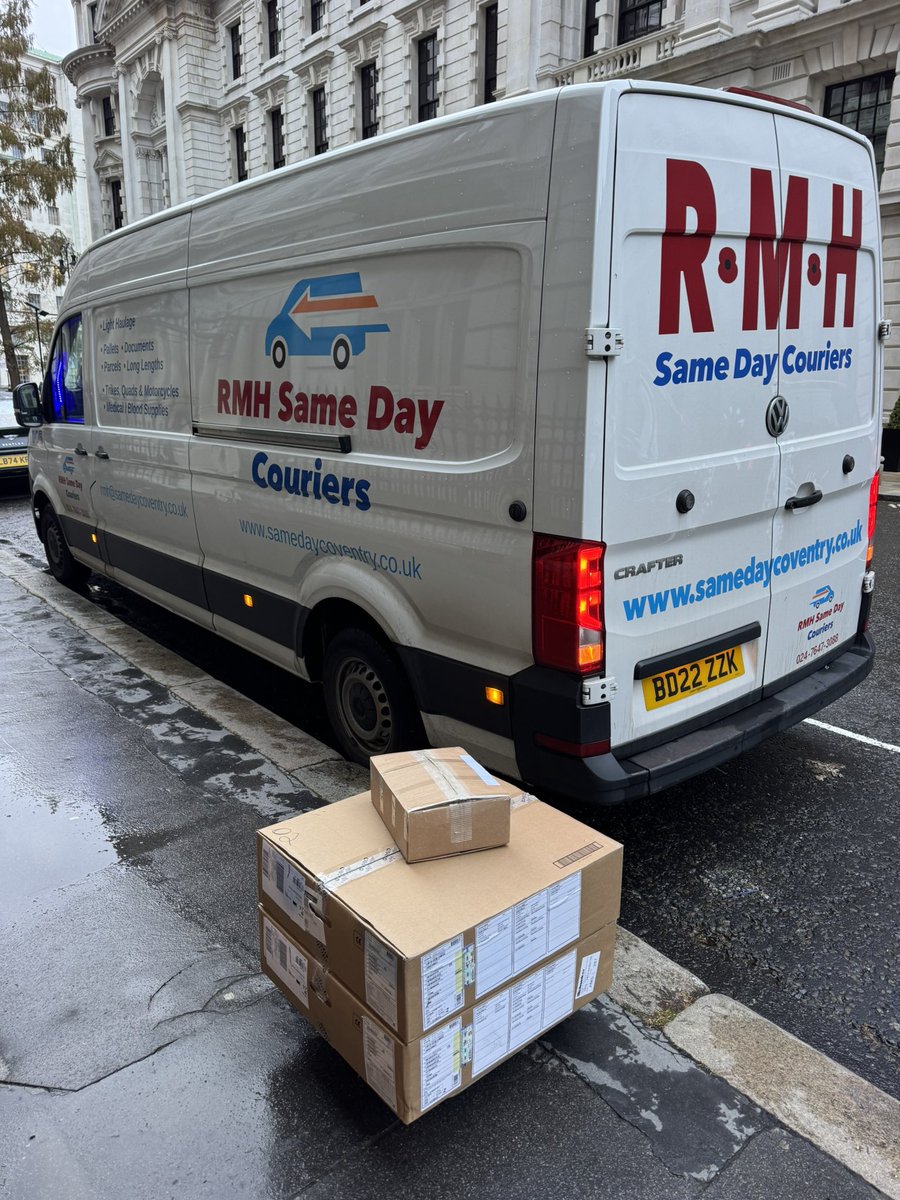 SameDayCoventry's tweet image. Delivery safely completed to The Royal Horseguards Hotel in #Whitehall. 😎

A bit of a weird outside goods in lift at the front of the hotel down to the basement, so used one of my skids for ease. 👍

Now it’s back to #Birmingham with my 2 x #pallets I collected earlier in