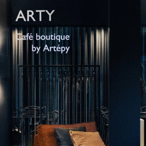 MISSION ÉCONOMIQUE //
Artépy, entreprise familiale mâconnaise poursuit son développement sous l’impulsion d’Amélie Hupolox.
Matériaux européens, innovations durables et une nouveauté : le Refab matériau 100 % recyclé ♻️
Un fleuron local qui innove pour demain.
©Artépy
#Mâcon #RSE