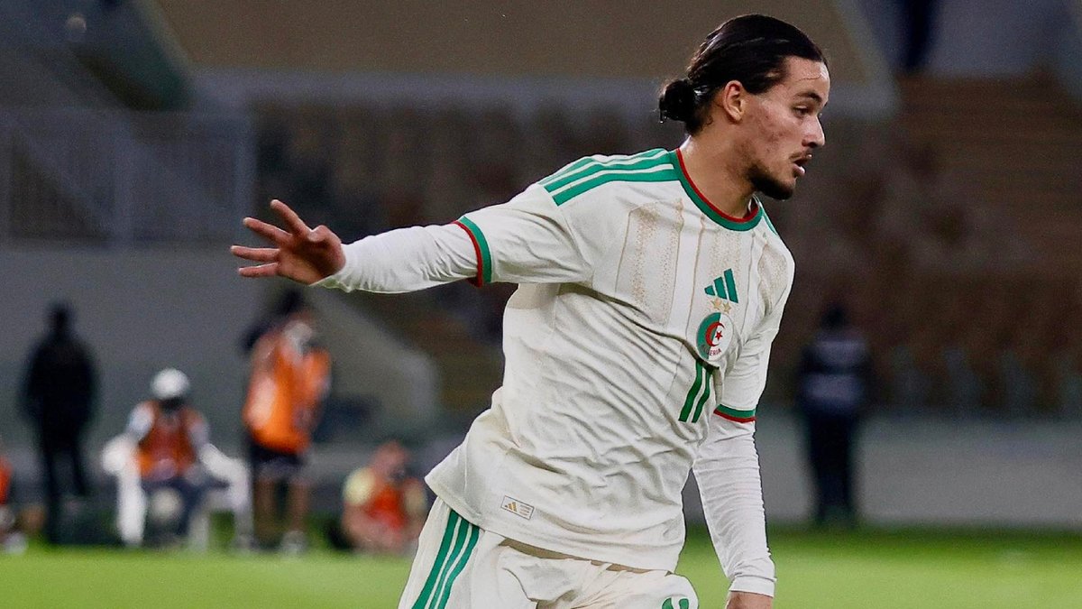 LGDFennec's tweet image. Arabie Saoudite–Algérie (0-2) : Hadj Moussa signe son match référence (Vidéo) #TeamDZ
Lire l&apos;article &amp;gt; 
lagazettedufennec.com/arabie-saoudit…