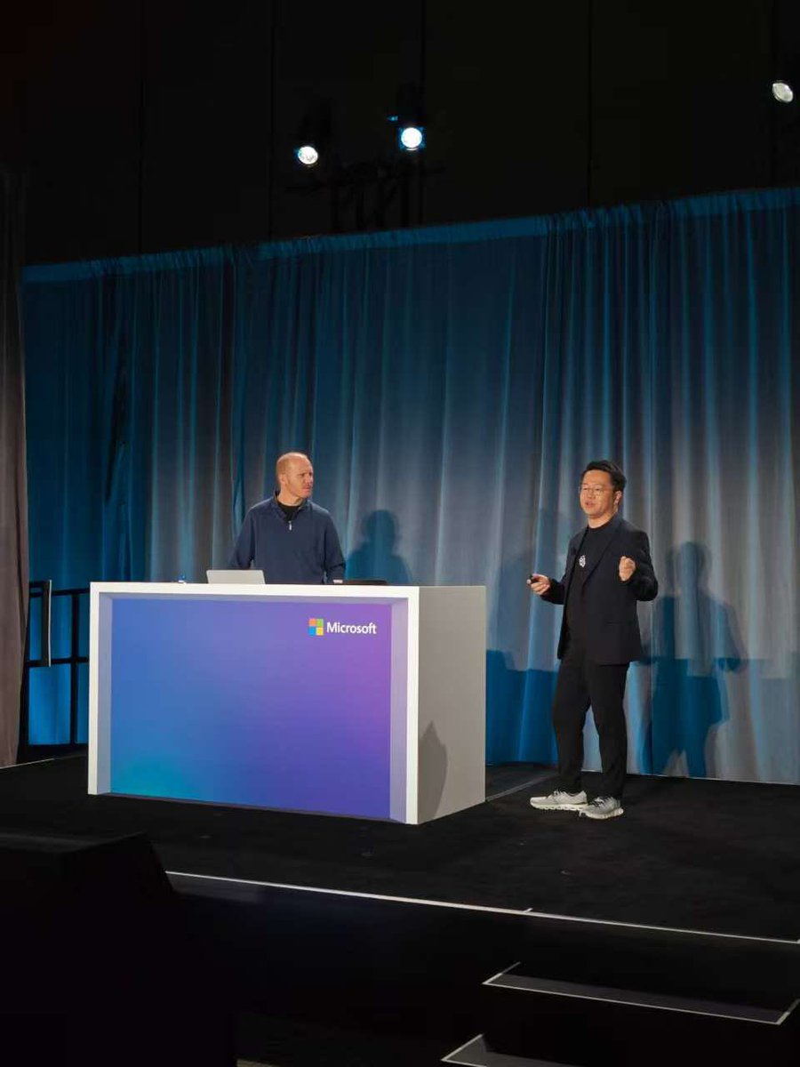 hidecloud's tweet image. It’s an honor to be on stage of the Microsoft Agent365 launch. Manus is the first batch of developers for Agent365 and we are very excited to bring this into our future enterprise customers. Thanks for the amazing work from A365 team!