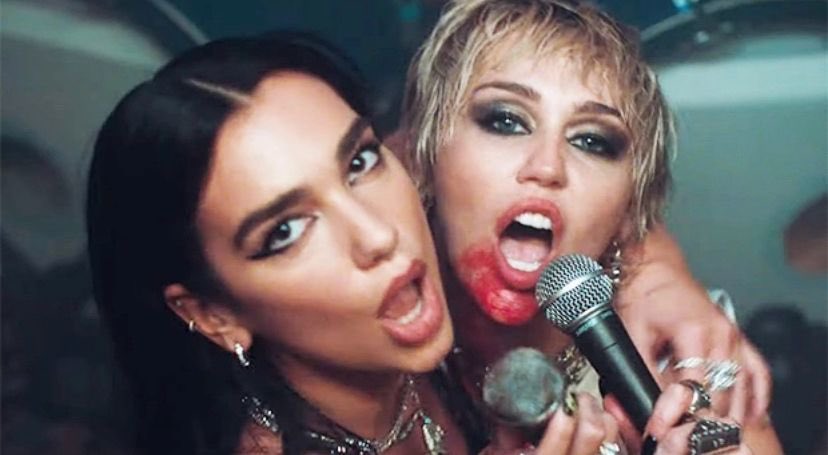 PopCrave's tweet image. 5 years ago today, Miley Cyrus released “Prisoner” featuring Dua Lipa.