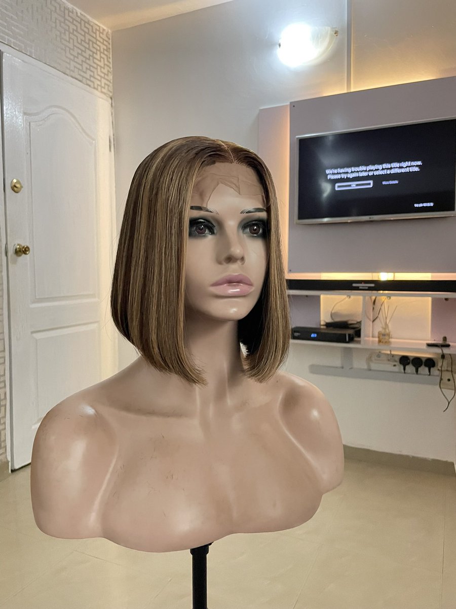 Uzzyokeke's tweet photo. Involve me, involve me, but you never buy any wig this year o..

Length..10inches
Grams.. 200g/2x6 closure
Type.. Sdd bone straight in piano
Price.. N225,000 (subject to change)

You can pay small small too.. Ọya, send a DM to @Msmenalicious to order. https://t.co/WBYCw4TzP4